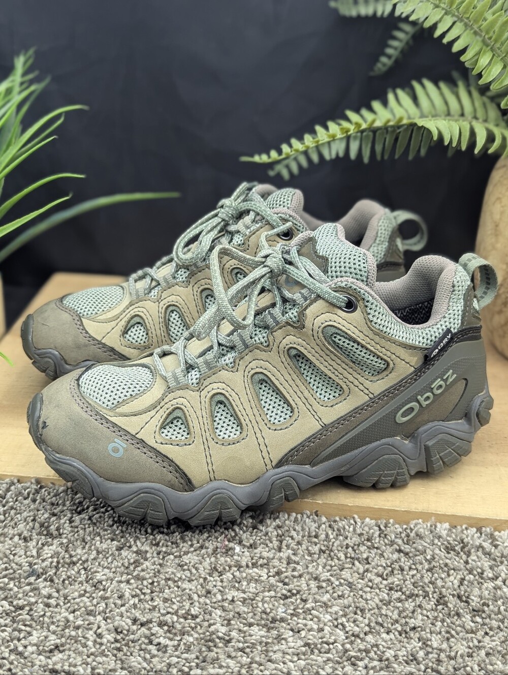 Oboz Sawtooth 2 Women's Size 7.5 Hiking Walking Camping Casual Shoes